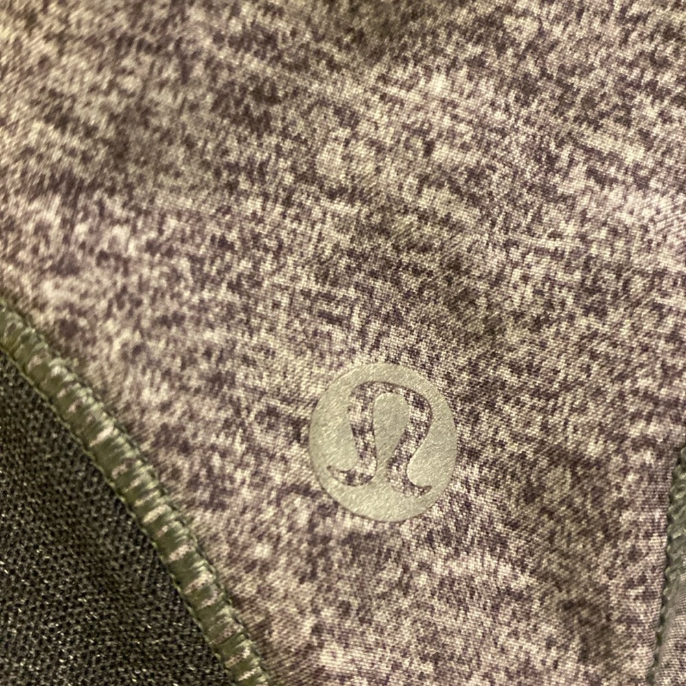 Lululemon Hottie Hot shorts size 4 / 2.5